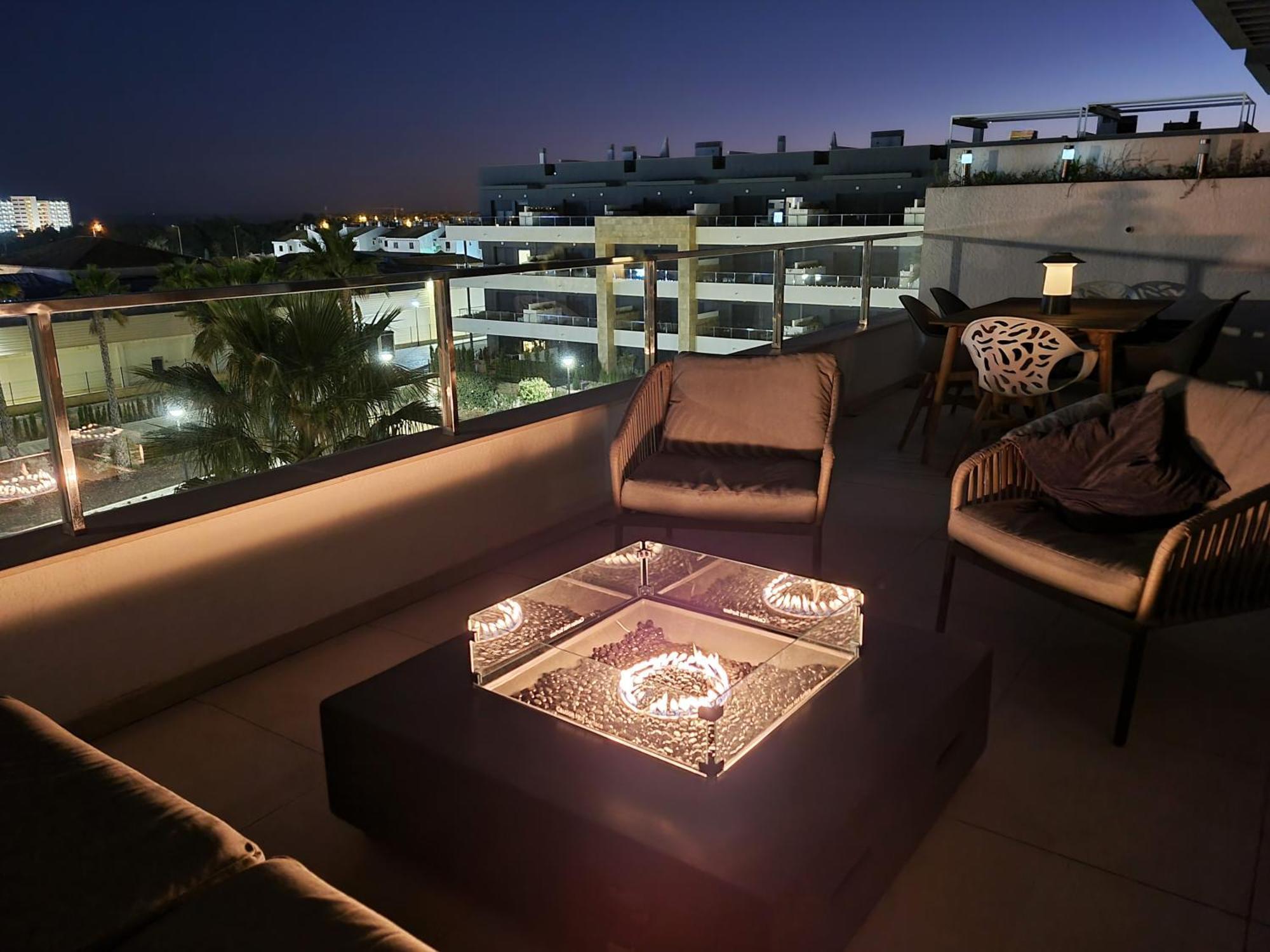 3-bedroom Penthouse With Private Roof Terrace And Fantastic View Apartment *