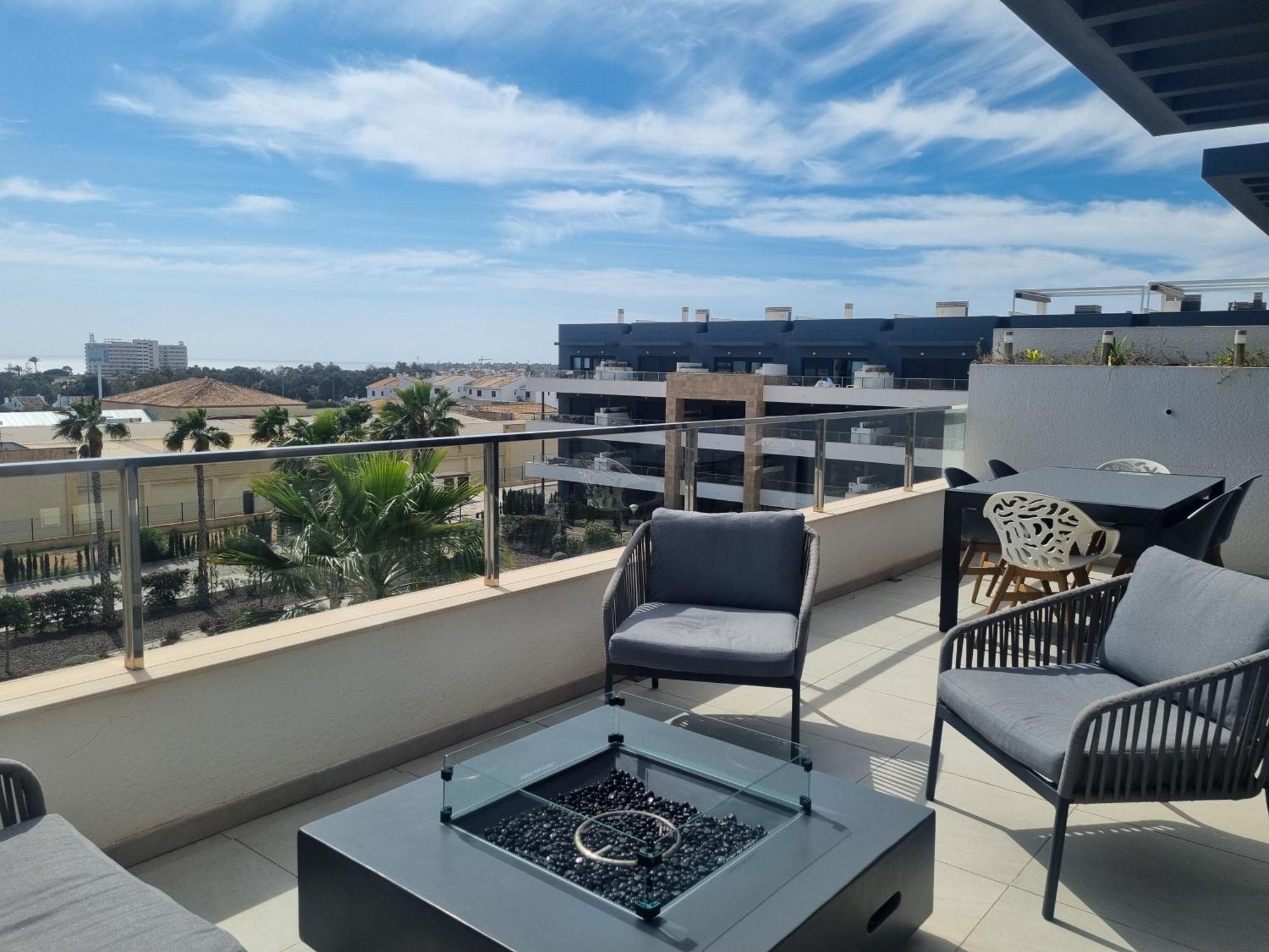 Apartment 3-bedroom Penthouse With Private Roof Terrace And Fantastic View *